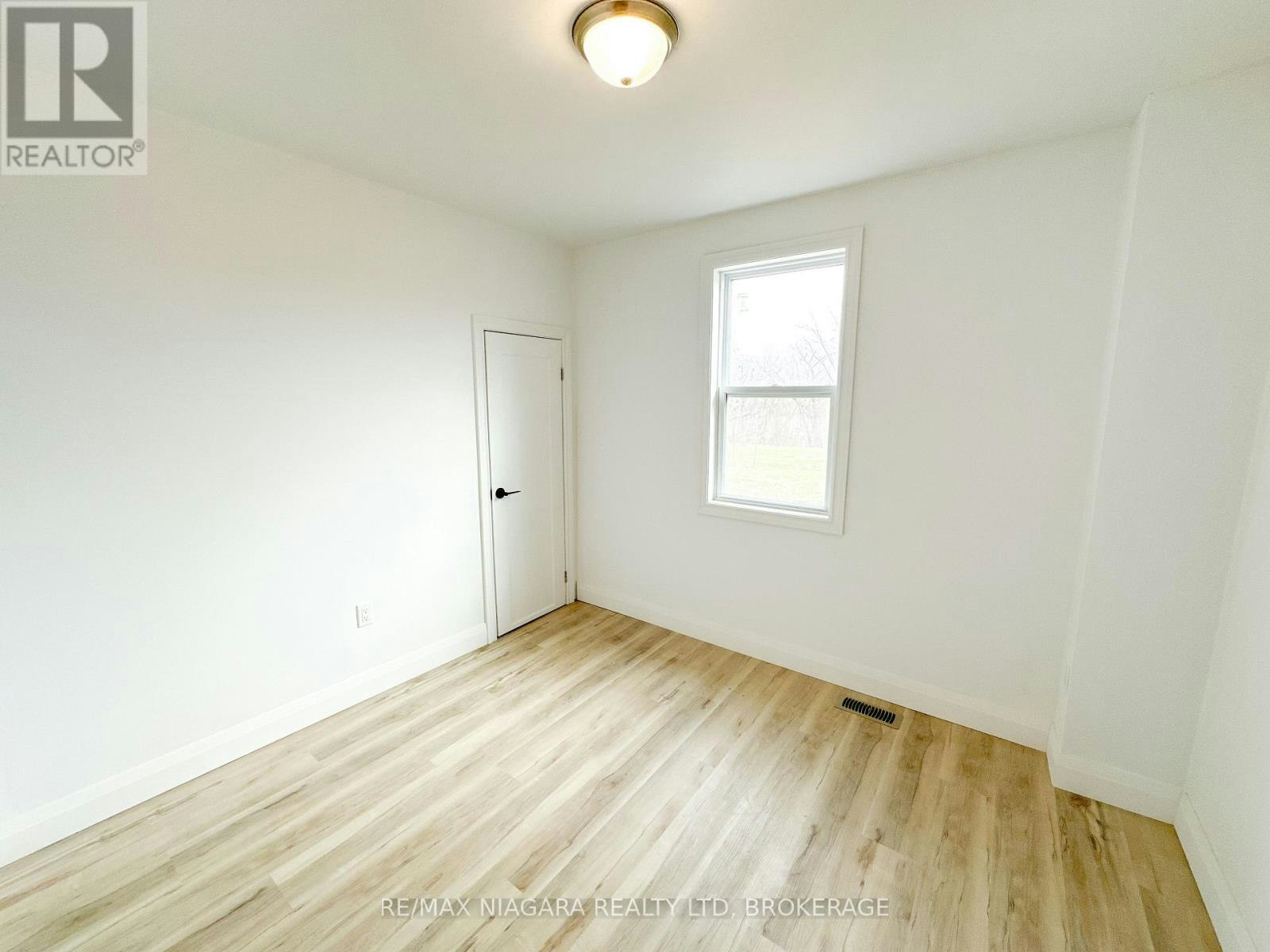 UPPER-233 Pelham Road, St. Catharines, ON, L2S 1W8 - 17