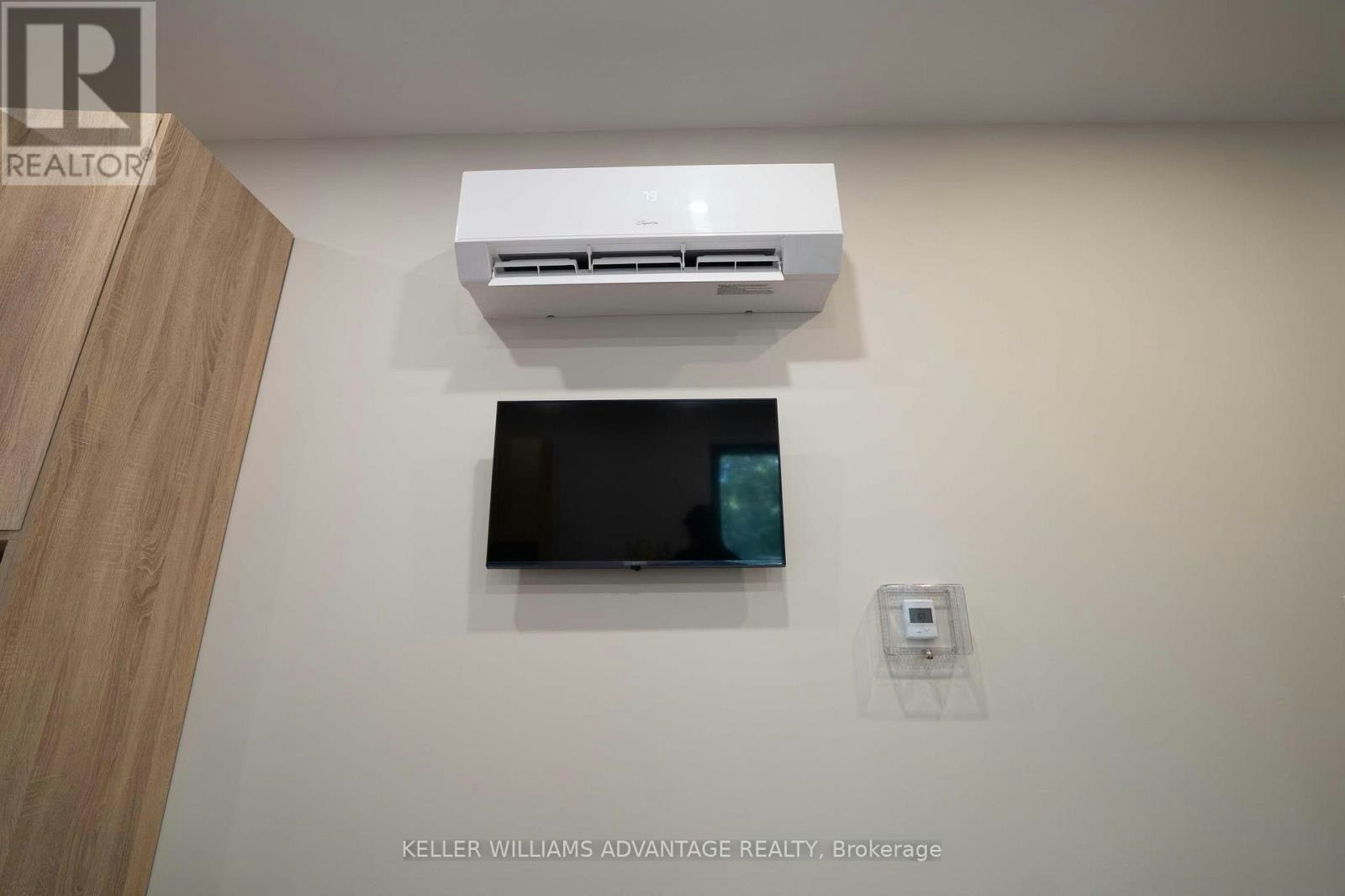5-23 Ross Street, Toronto, ON, M5T 1Z8 - 4