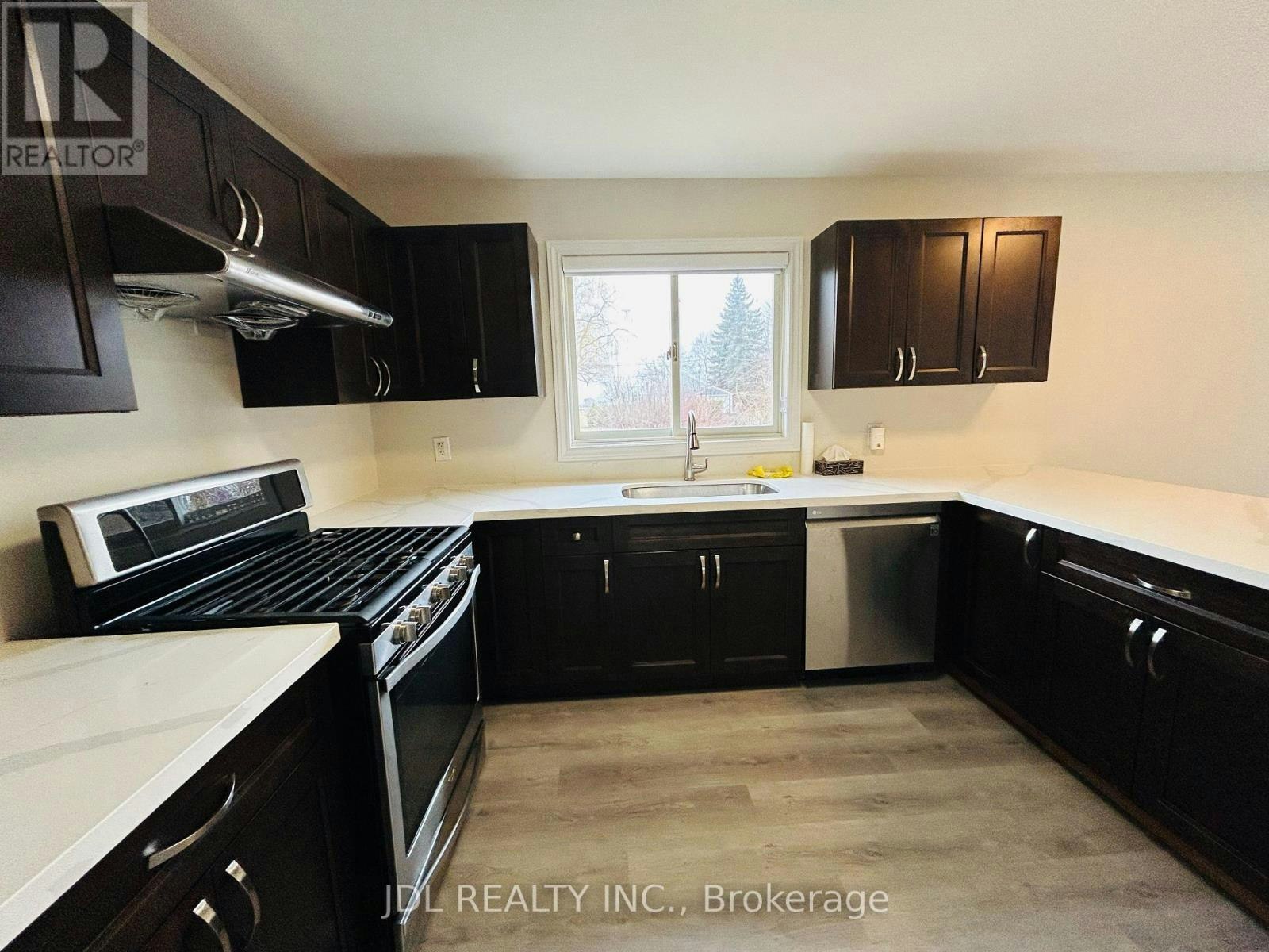 2-83 Cooks Bay Drive, Georgina, ON, L4P 1M2 - 11