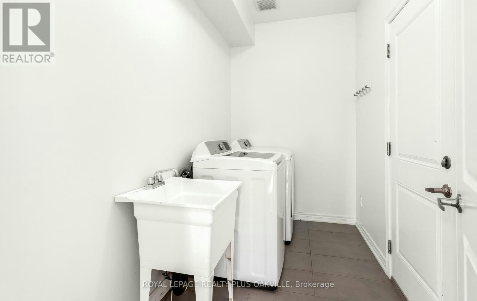 2386 Natasha Circle, Oakville, ON, L6M 1P2 - 16