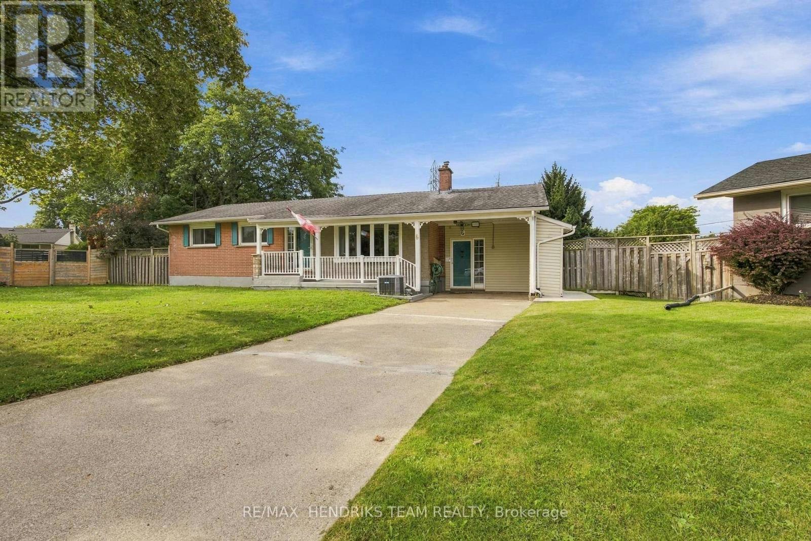 6 Glengrove Circle, St. Catharines, ON, L2T 2Y9