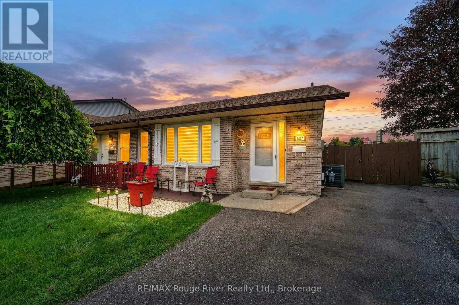 607 Foxrun Court, Oshawa, ON, L1K 1N9
