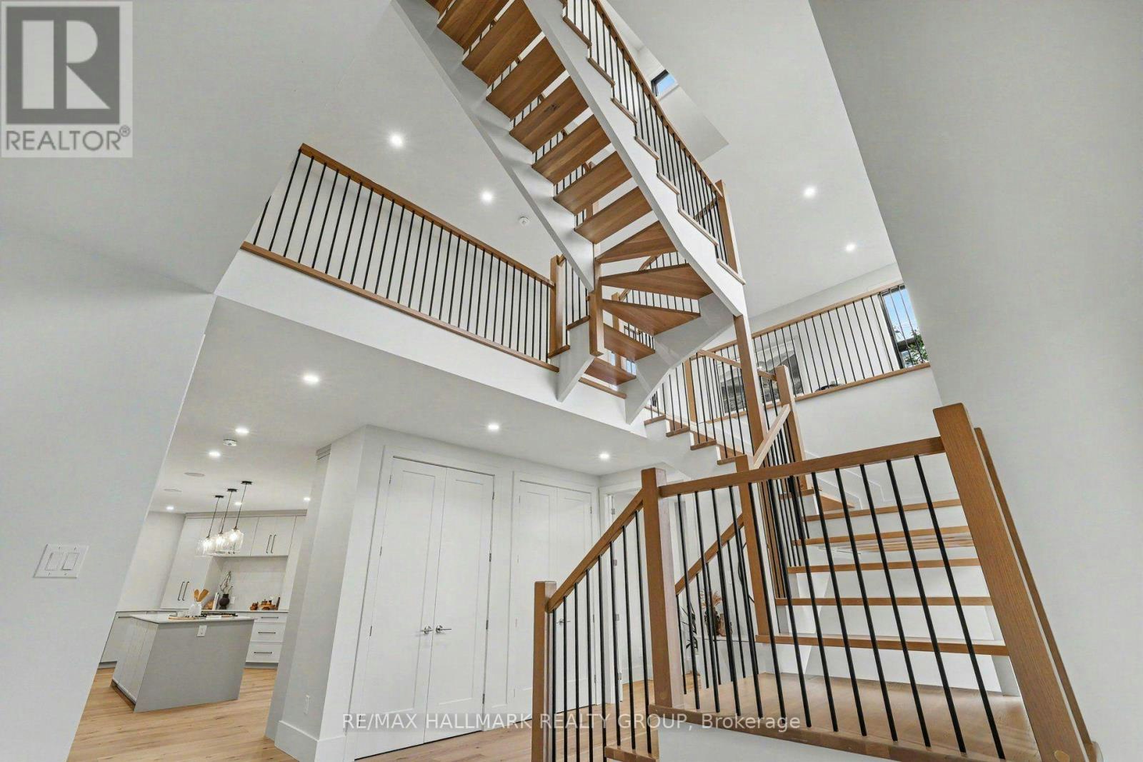 218 Woodland Avenue, Ottawa, ON, K2B 5C9 - 8
