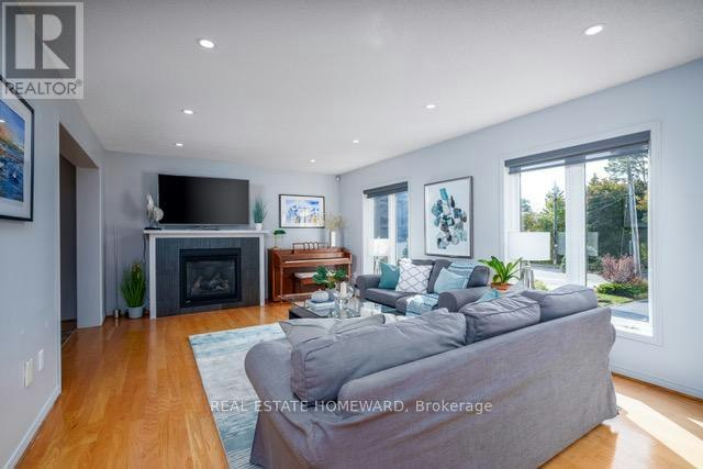 MAIN-145 Carlson Drive, Newmarket, ON, L3Y 3H1 - 5