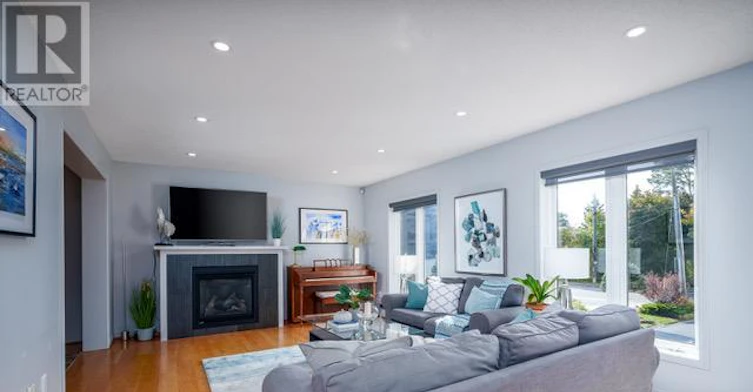 MAIN-145 Carlson Drive, Newmarket, ON, L3Y 3H1 - 5
