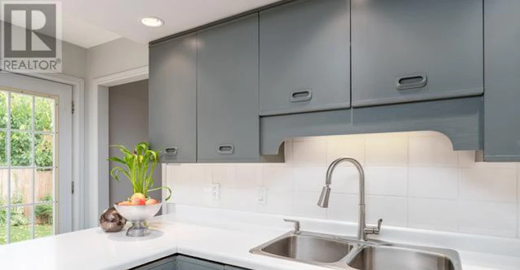 MAIN-145 Carlson Drive, Newmarket, ON, L3Y 3H1 - 19
