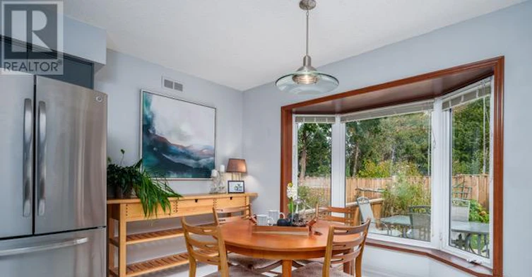 MAIN-145 Carlson Drive, Newmarket, ON, L3Y 3H1 - 9