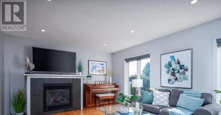 MAIN-145 Carlson Drive, Newmarket, ON, L3Y 3H1 - 18