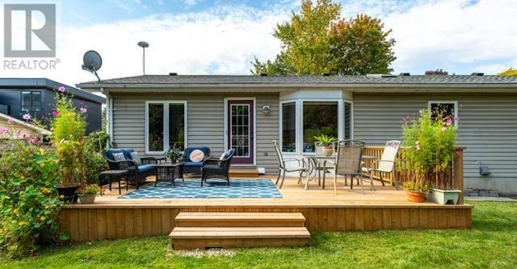 MAIN-145 Carlson Drive, Newmarket, ON, L3Y 3H1 - 30