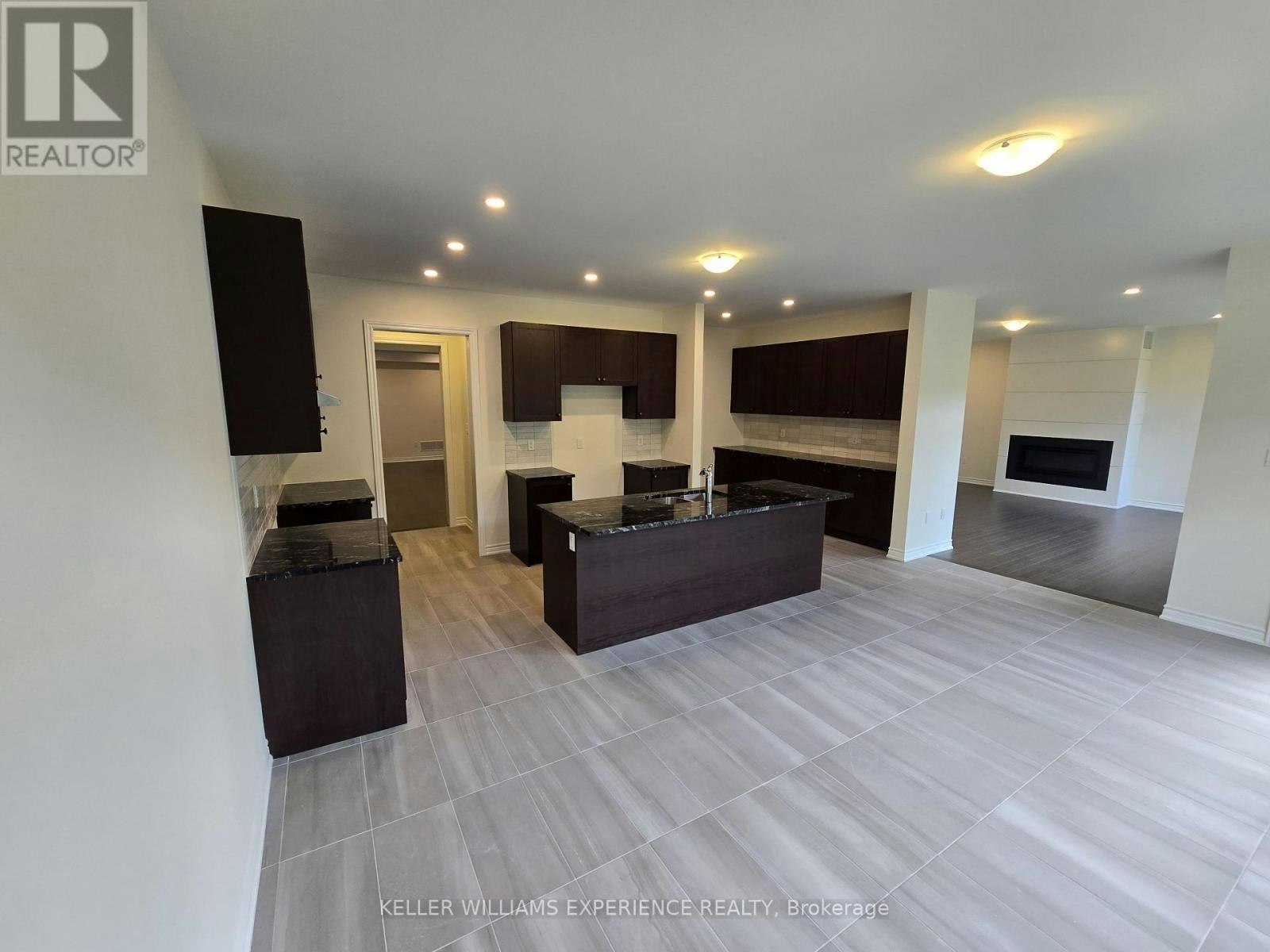 56 Lazarette Lane, East Gwillimbury, ON, L9N 0V6 - 11