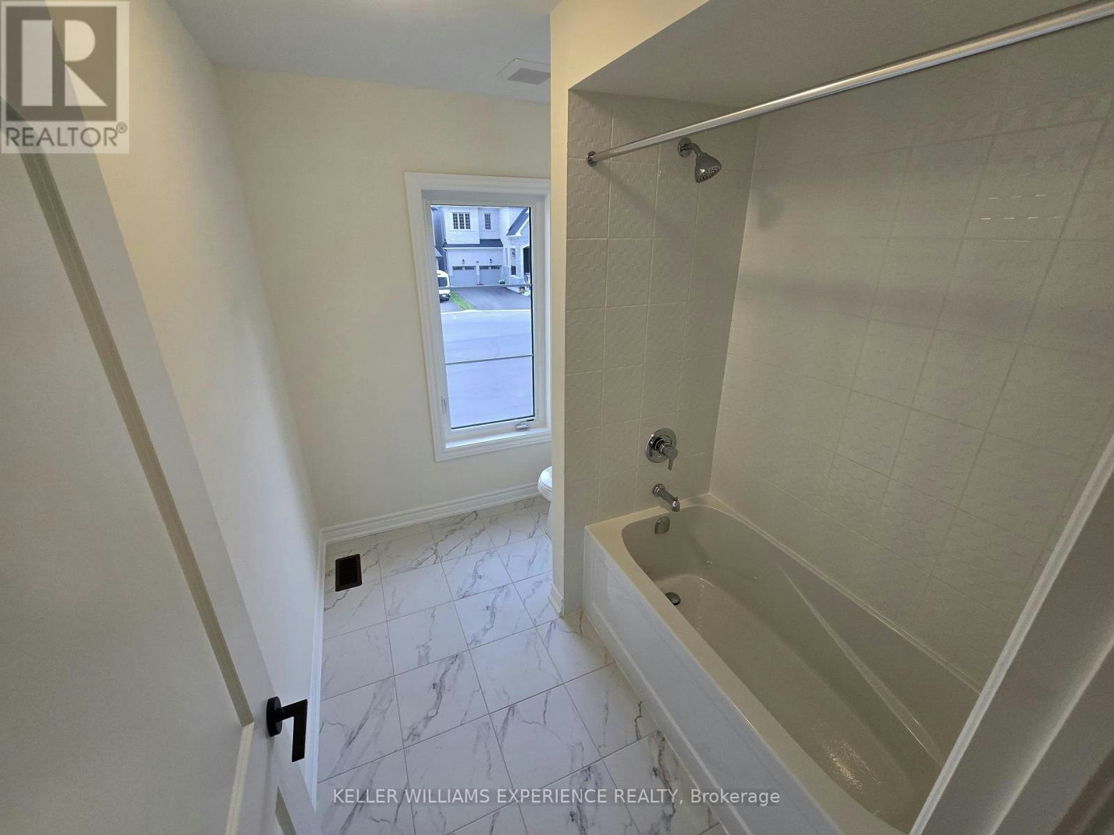 56 Lazarette Lane, East Gwillimbury, ON, L9N 0V6 - 36