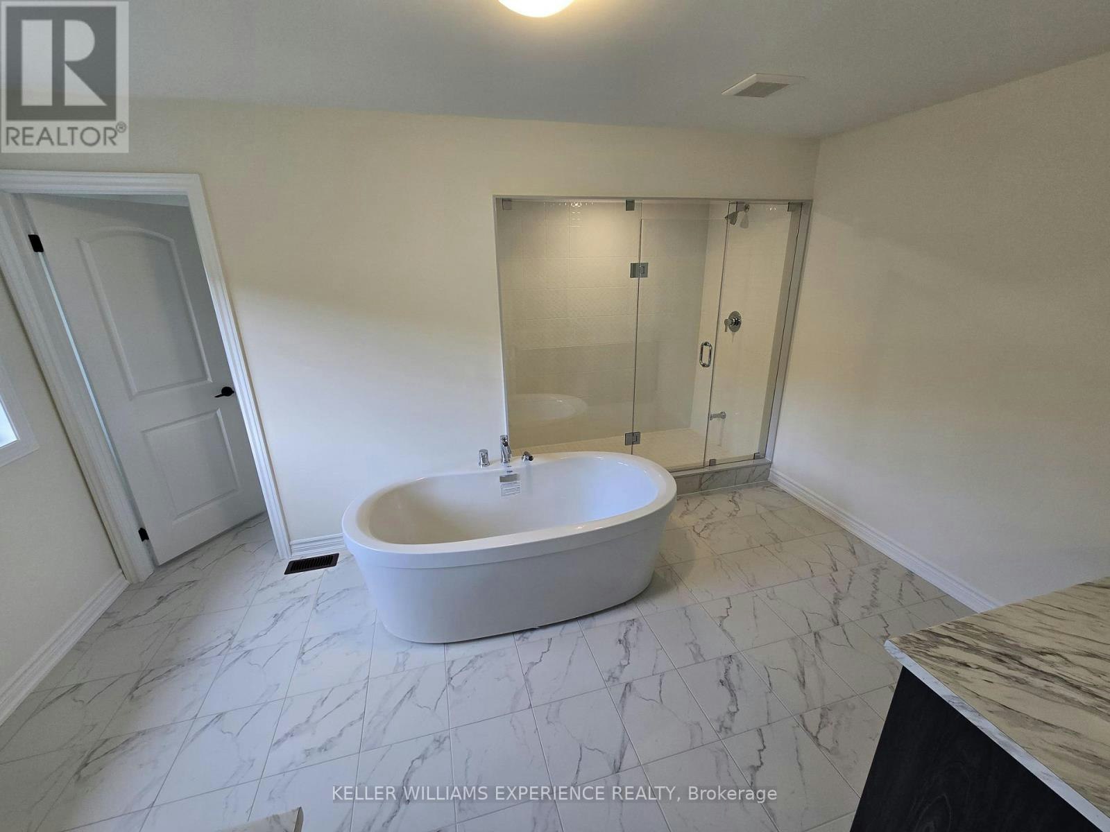 56 Lazarette Lane, East Gwillimbury, ON, L9N 0V6 - 23