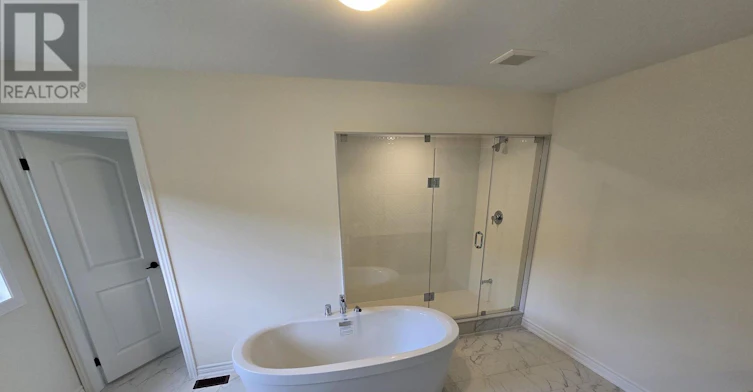 56 Lazarette Lane, East Gwillimbury, ON, L9N 0V6 - 23