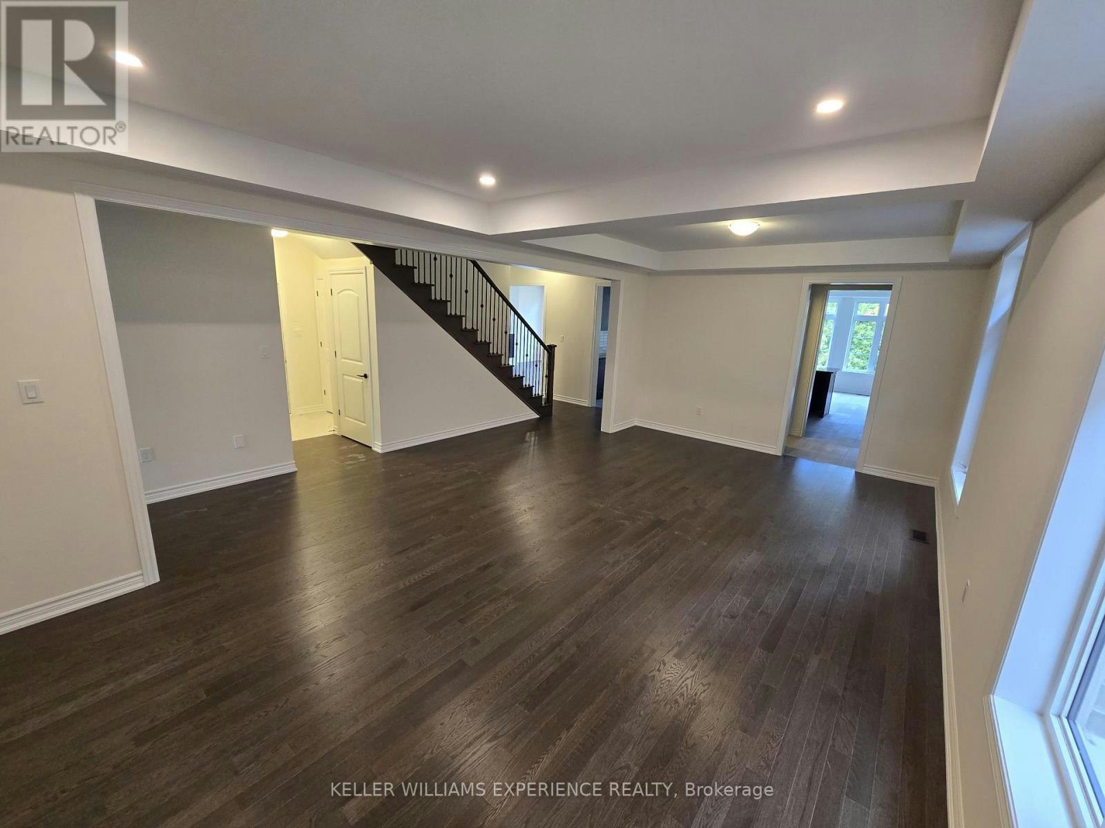 56 Lazarette Lane, East Gwillimbury, ON, L9N 0V6 - 7