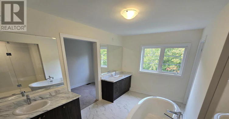 56 Lazarette Lane, East Gwillimbury, ON, L9N 0V6 - 25