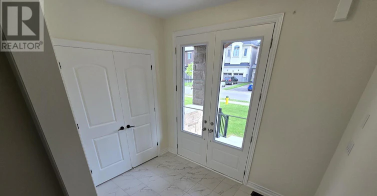 56 Lazarette Lane, East Gwillimbury, ON, L9N 0V6 - 2