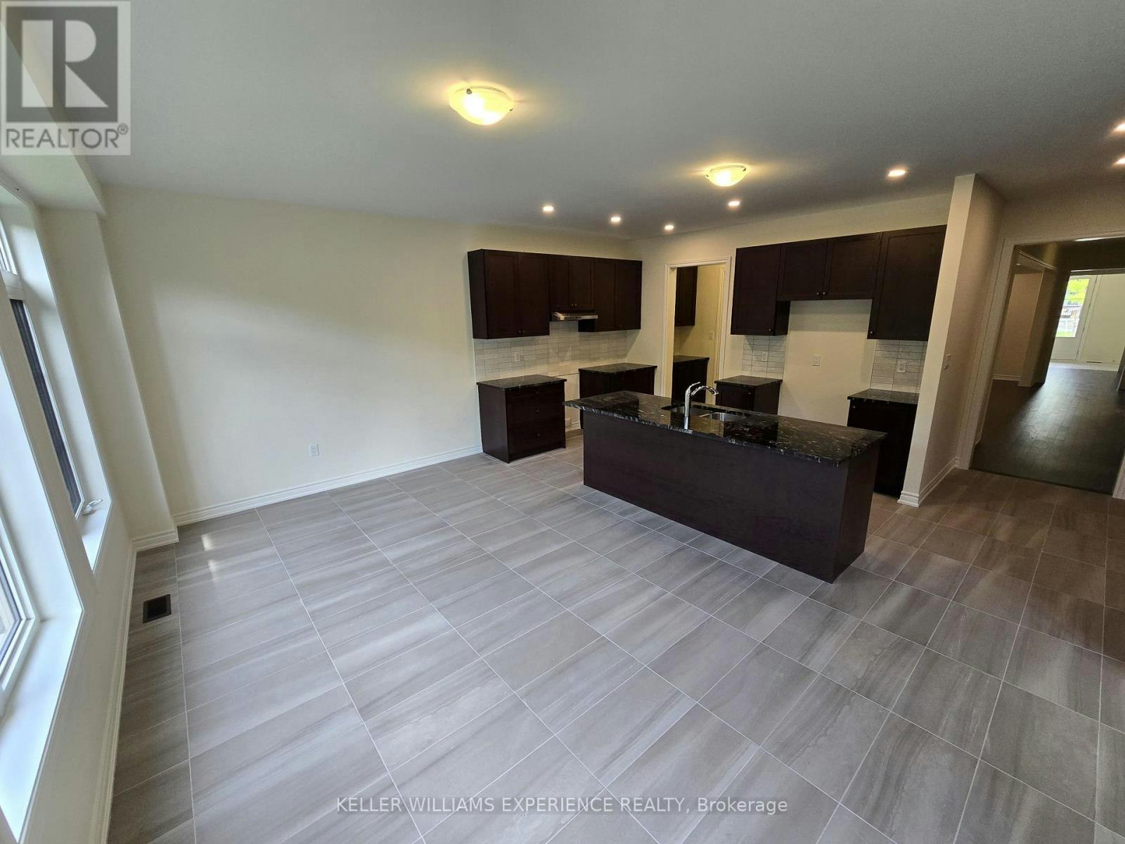 56 Lazarette Lane, East Gwillimbury, ON, L9N 0V6 - 12