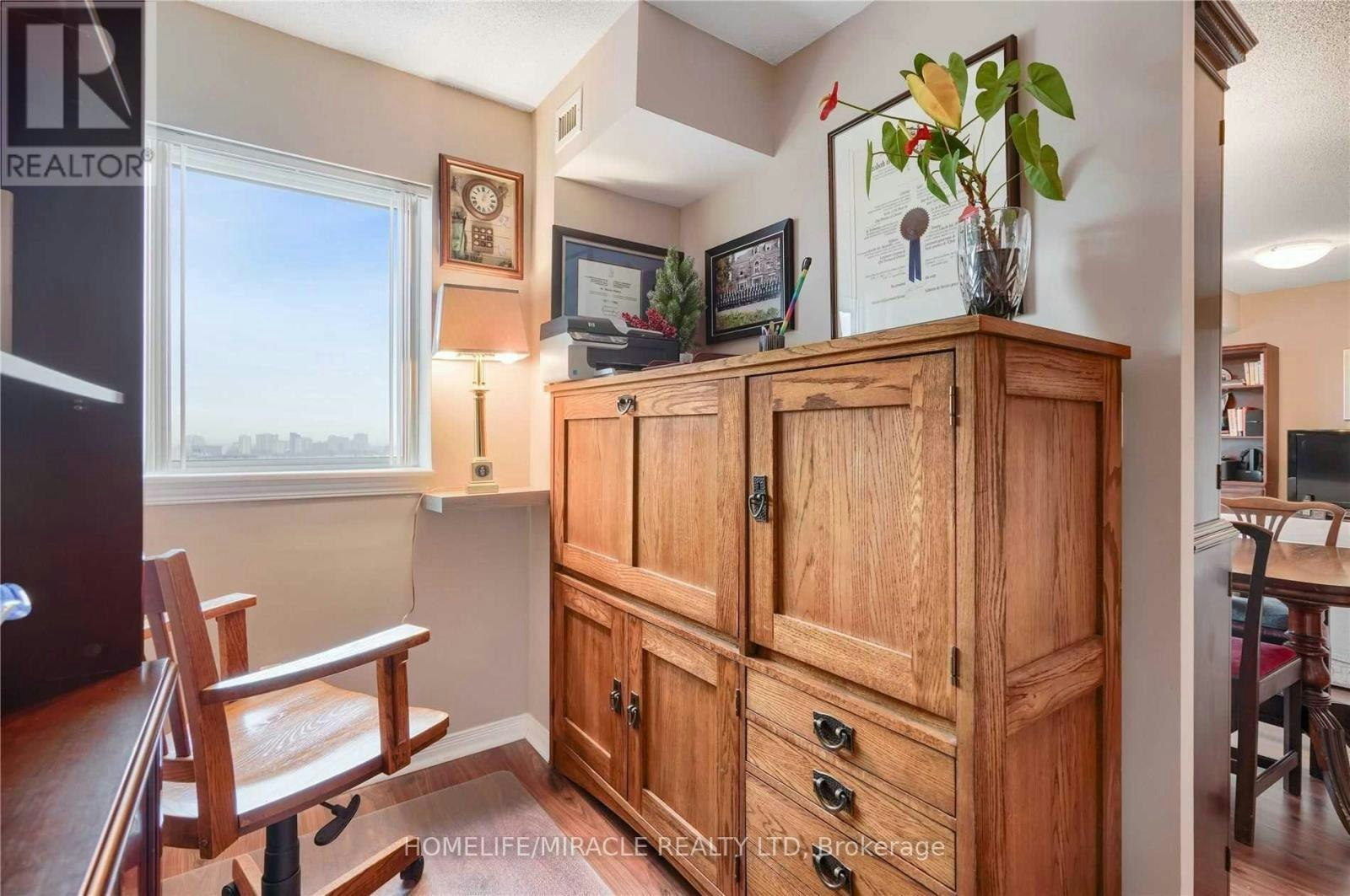 2201-215 Queen Street E, Brampton, ON, L6W 0A9 - 12