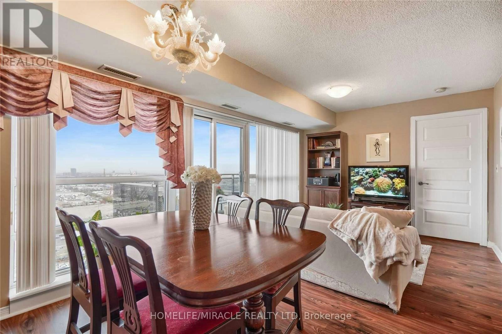 2201-215 Queen Street E, Brampton, ON, L6W 0A9 - 8