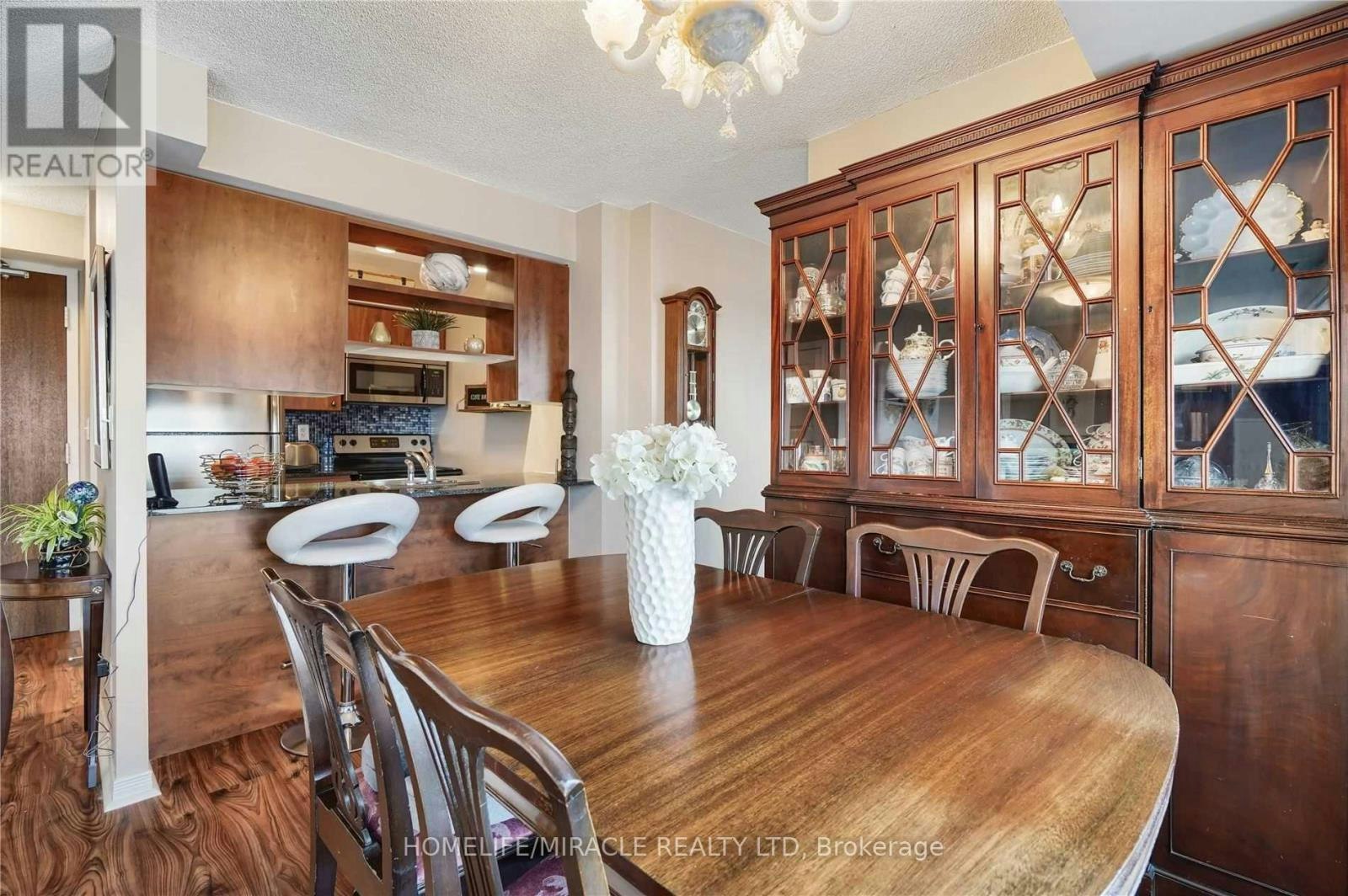 2201-215 Queen Street E, Brampton, ON, L6W 0A9 - 10