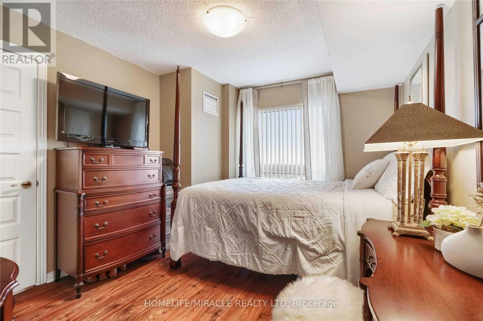 2201-215 Queen Street E, Brampton, ON, L6W 0A9 - 17
