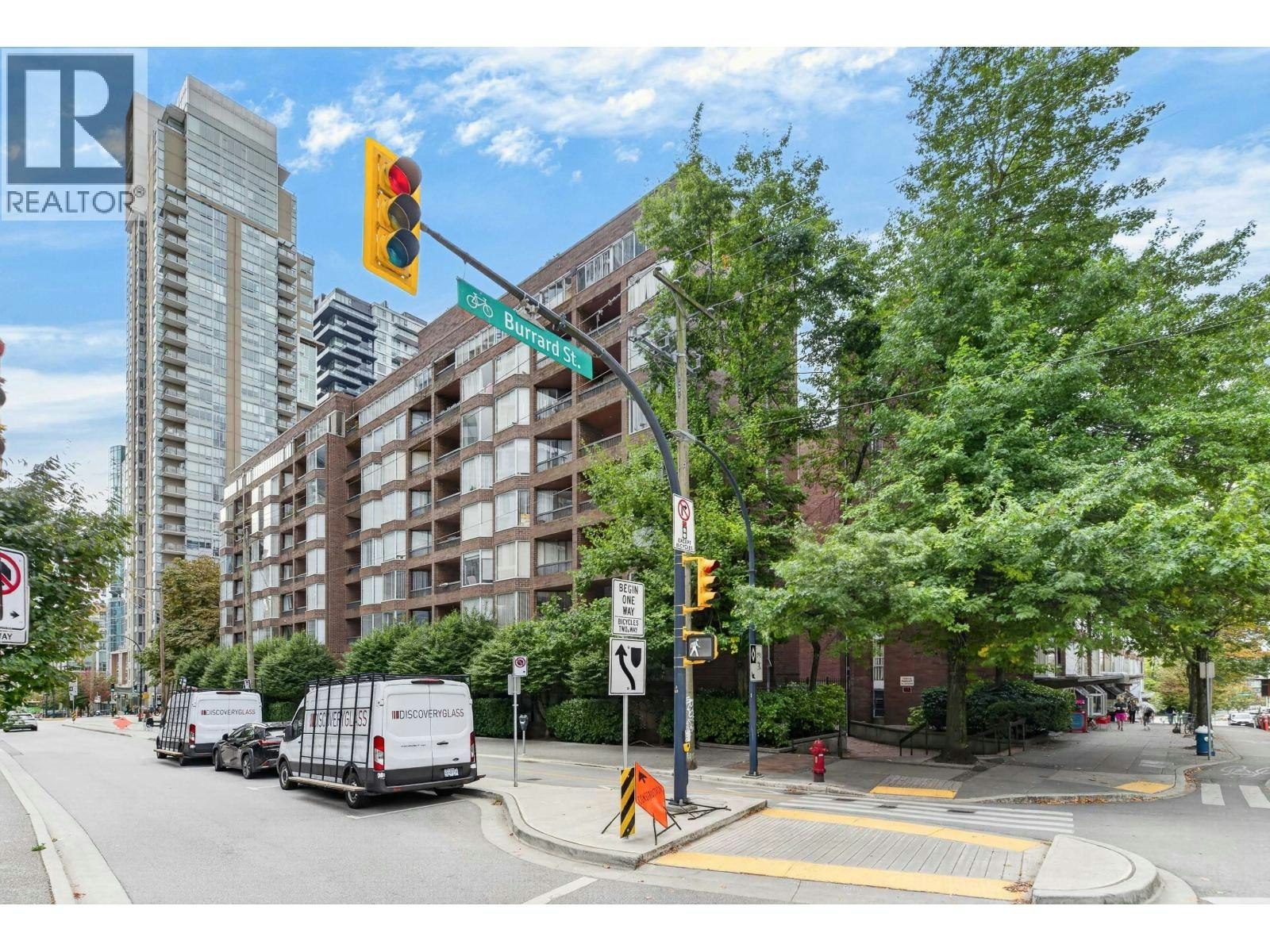 313-950 Drake Street, Vancouver, BC, V6Z 2B9