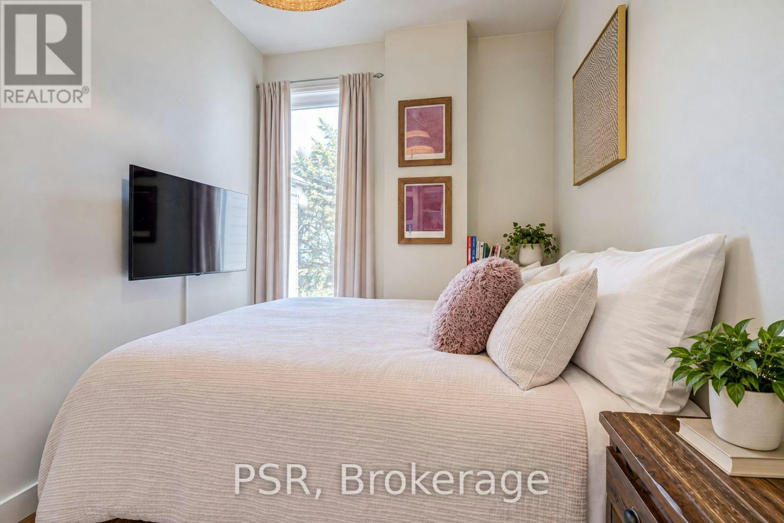 MAIN-143 Montrose Avenue, Toronto, ON, M6J 2T6 - 16