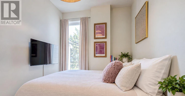 MAIN-143 Montrose Avenue, Toronto, ON, M6J 2T6 - 16