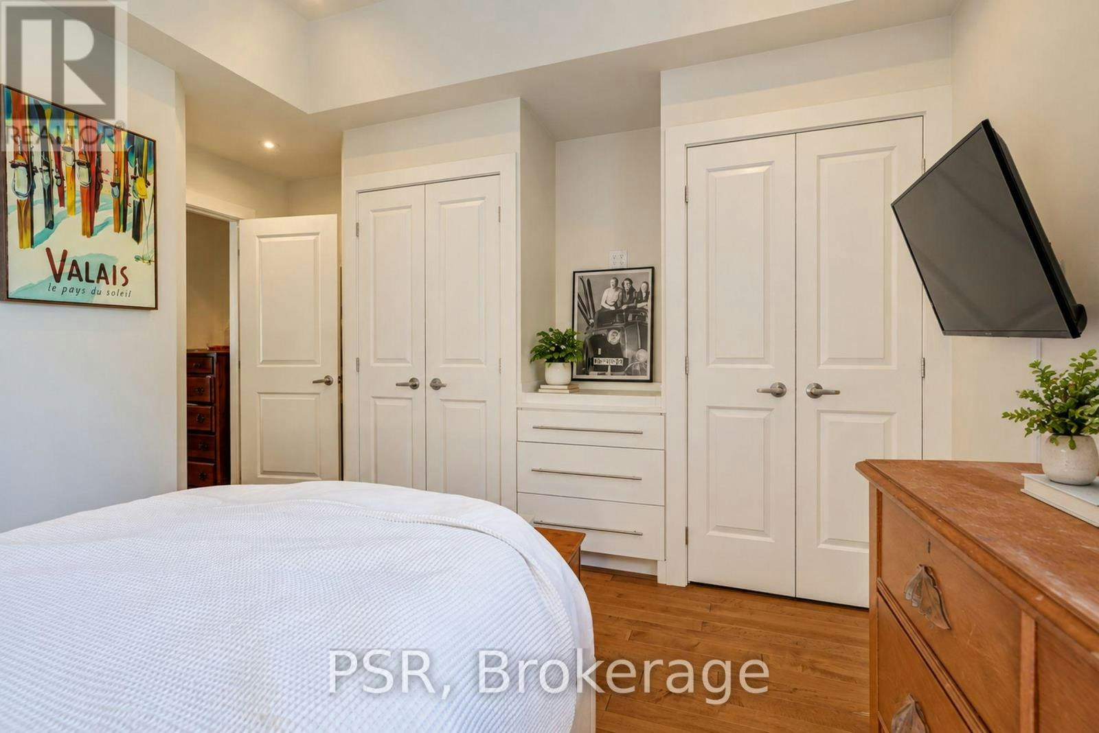 MAIN-143 Montrose Avenue, Toronto, ON, M6J 2T6 - 9