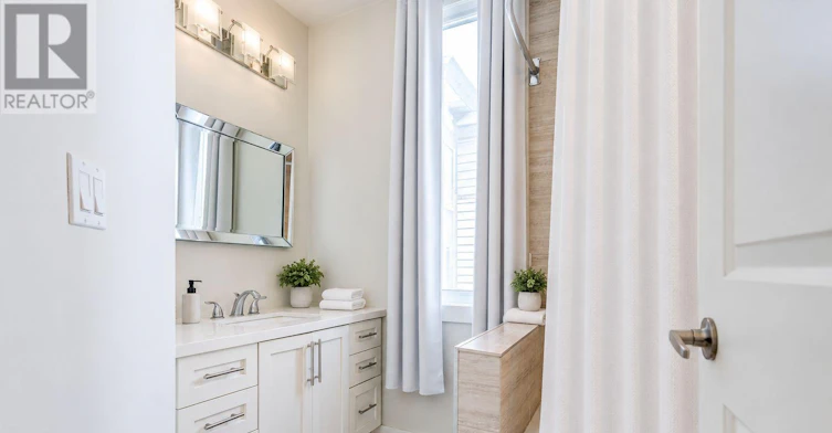 MAIN-143 Montrose Avenue, Toronto, ON, M6J 2T6 - 18