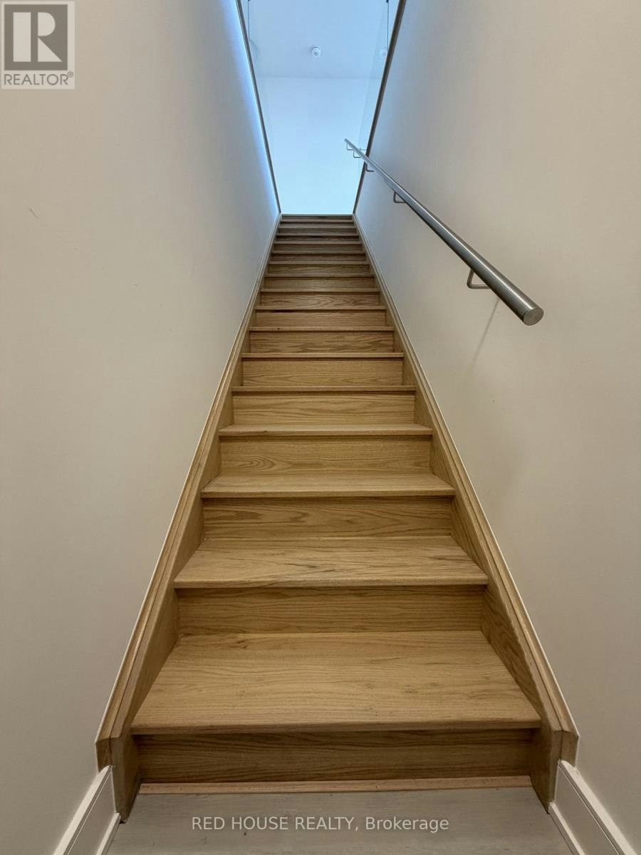 236 Ellis Avenue, St. Catharines, ON, L2P 0H2 - 3