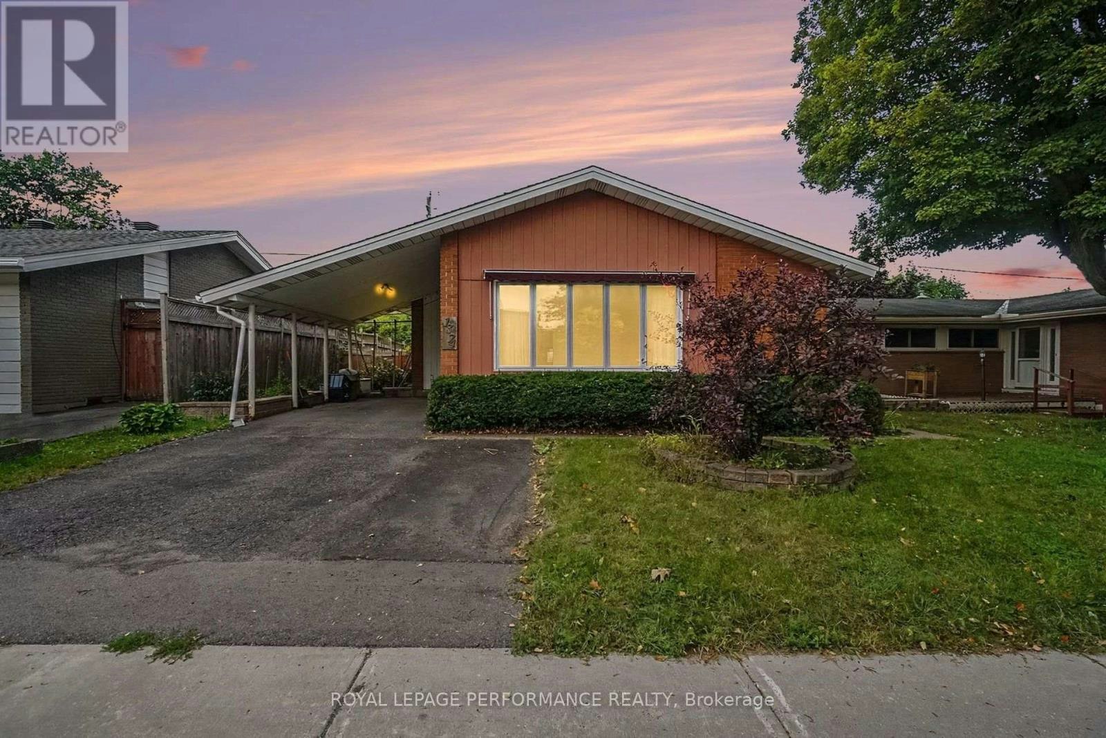 1374 Highgate Road, Ottawa, ON, K2C 2Y6