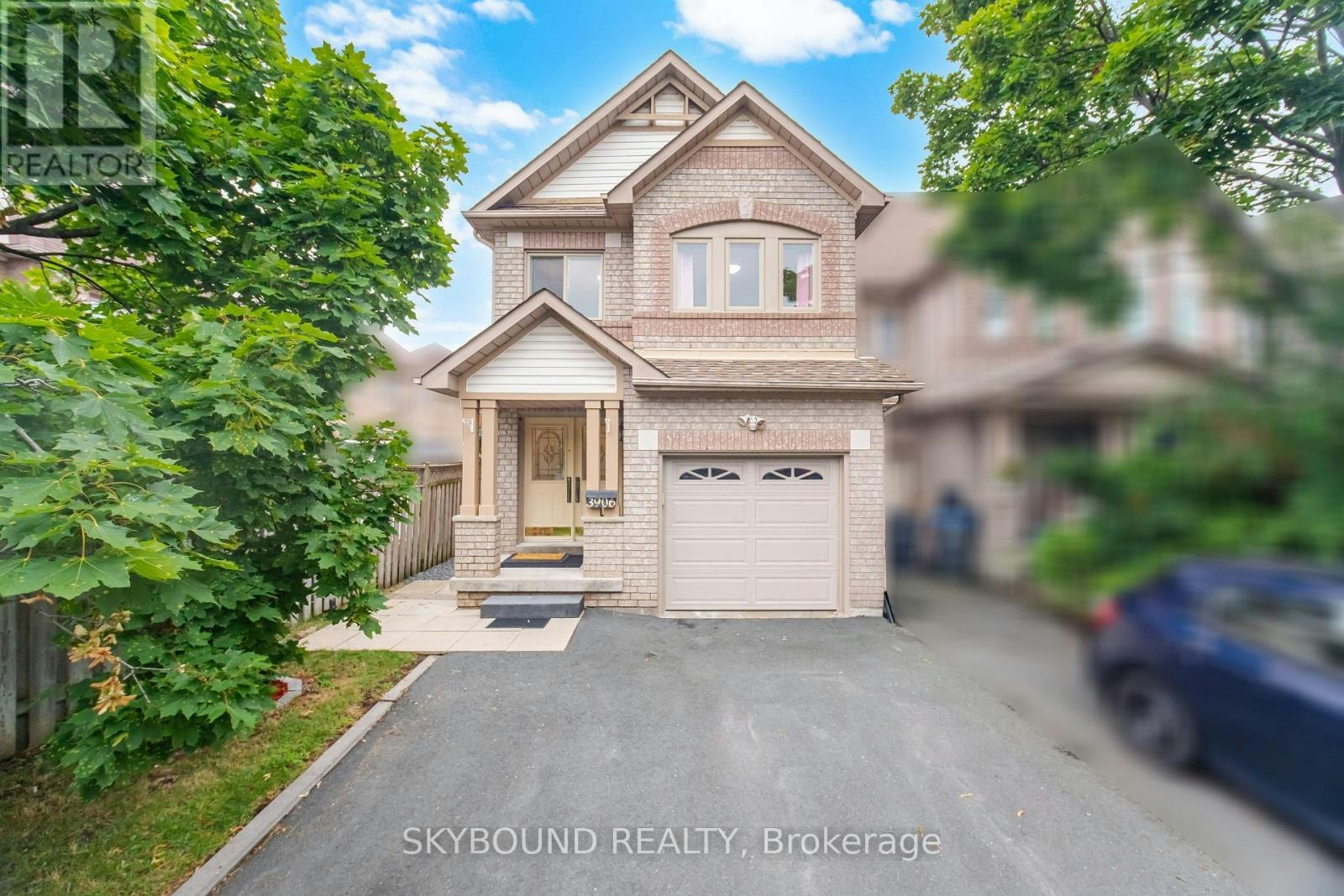 3906 Zenith Court, Mississauga, ON, L5N 6Z8