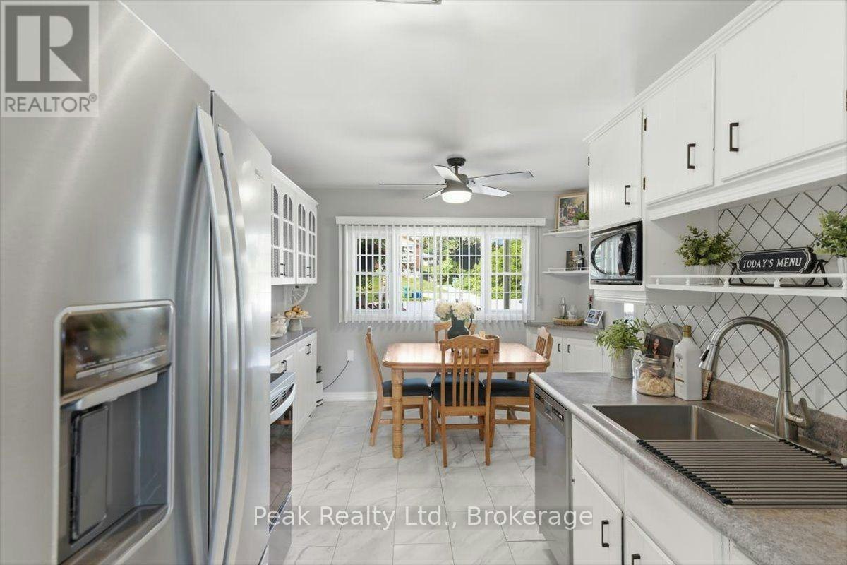 1673 Applewood Crescent, Peterborough, ON, K9K 1N3