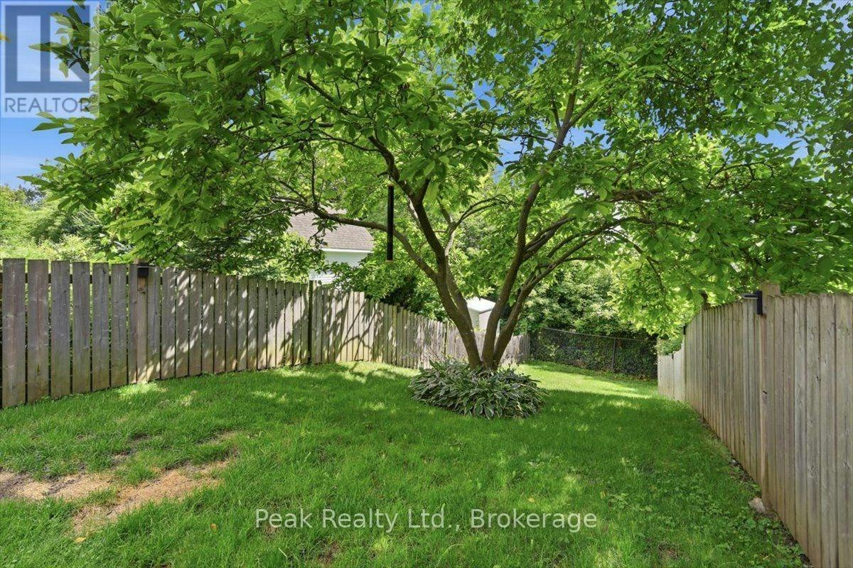 1673 Applewood Crescent, Peterborough, ON, K9K 1N3