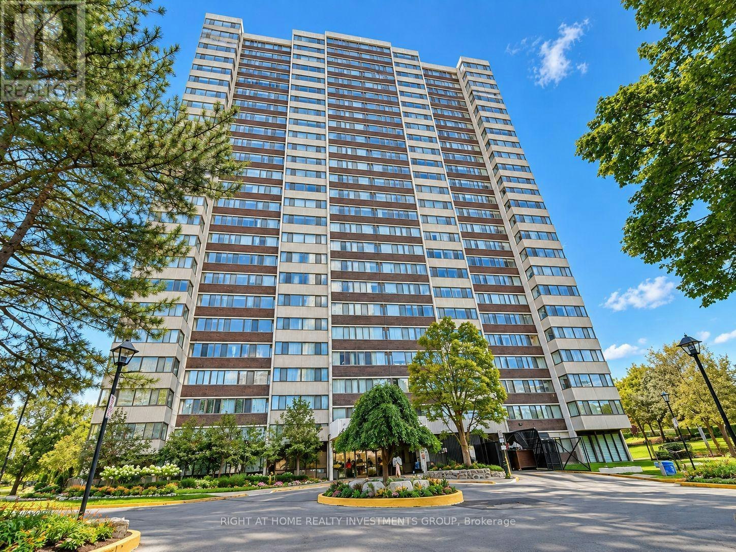 203-80 Antibes Drive, Toronto, ON, M2R 3N5