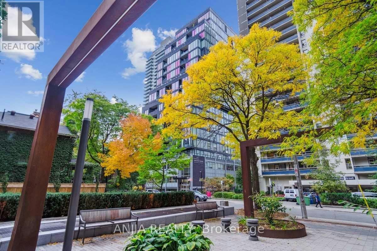 409-17 Dundonald Street, Toronto, ON, M4Y 1K3 - 3