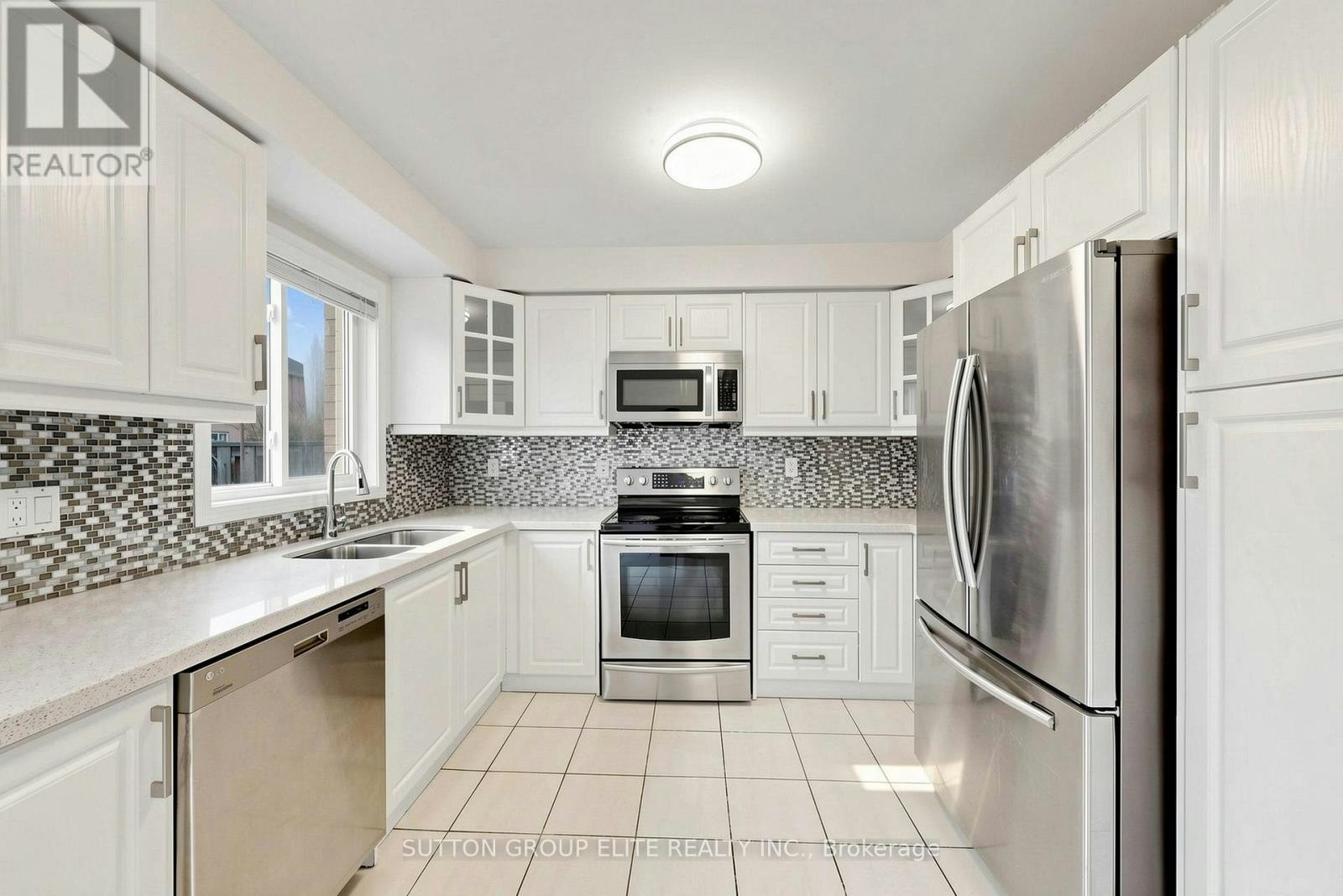5684 Volpe Avenue, Mississauga, ON, L5V 3A5 - 6