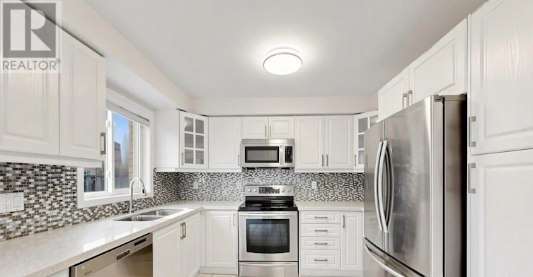 5684 Volpe Avenue, Mississauga, ON, L5V 3A5 - 6