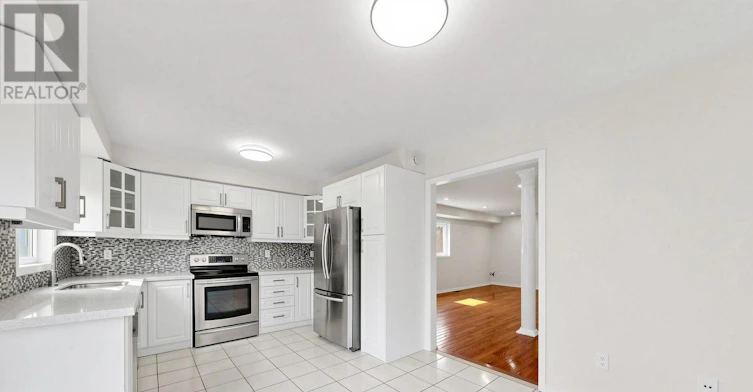 5684 Volpe Avenue, Mississauga, ON, L5V 3A5 - 8
