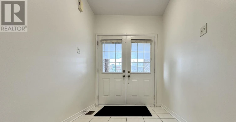 5684 Volpe Avenue, Mississauga, ON, L5V 3A5 - 2