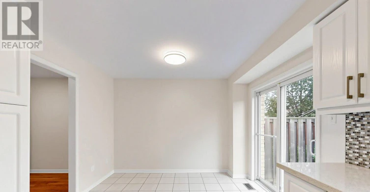 5684 Volpe Avenue, Mississauga, ON, L5V 3A5 - 9