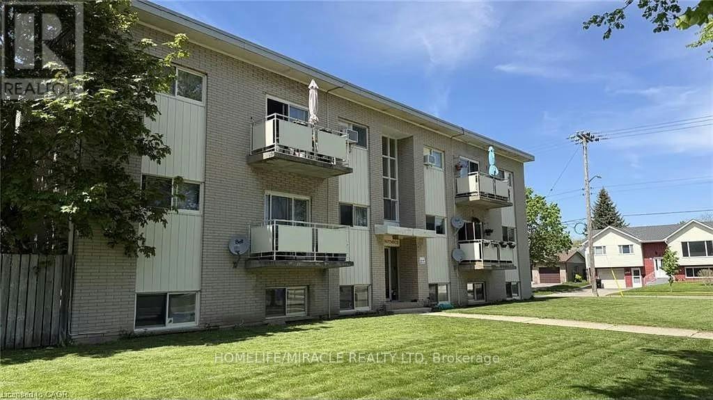 202-206 Indian Road, Kitchener, ON, N2B 2S9 - 2
