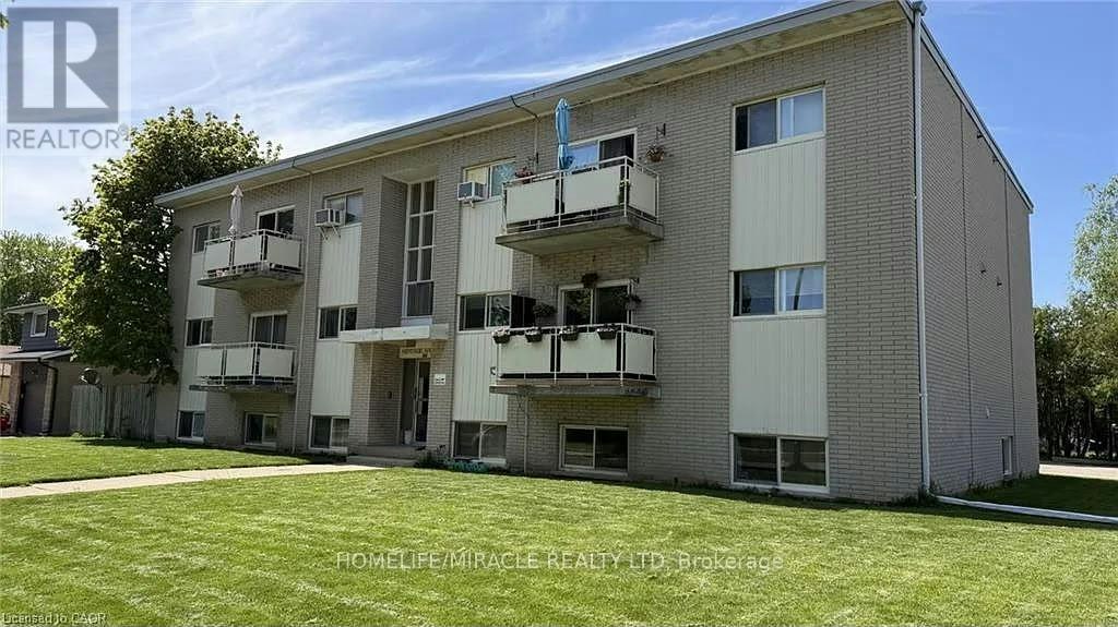 202-206 Indian Road, Kitchener, ON, N2B 2S9