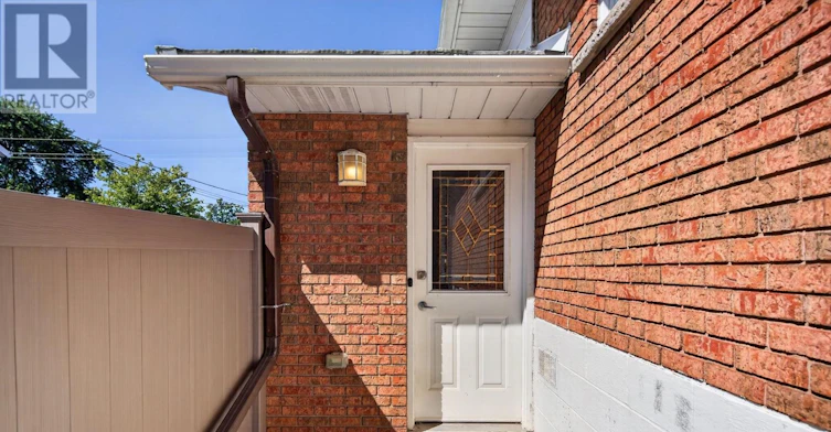 2 (LOWER-294 Jones Road, Hamilton, ON, L8E 5L8 - 2