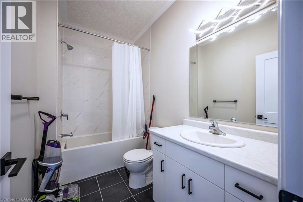 Upper-30 Falconridge Drive, Kitchener, ON, N2K 0G1 - 22