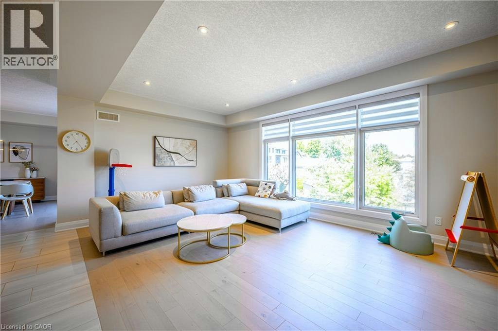 Upper-30 Falconridge Drive, Kitchener, ON, N2K 0G1 - 16