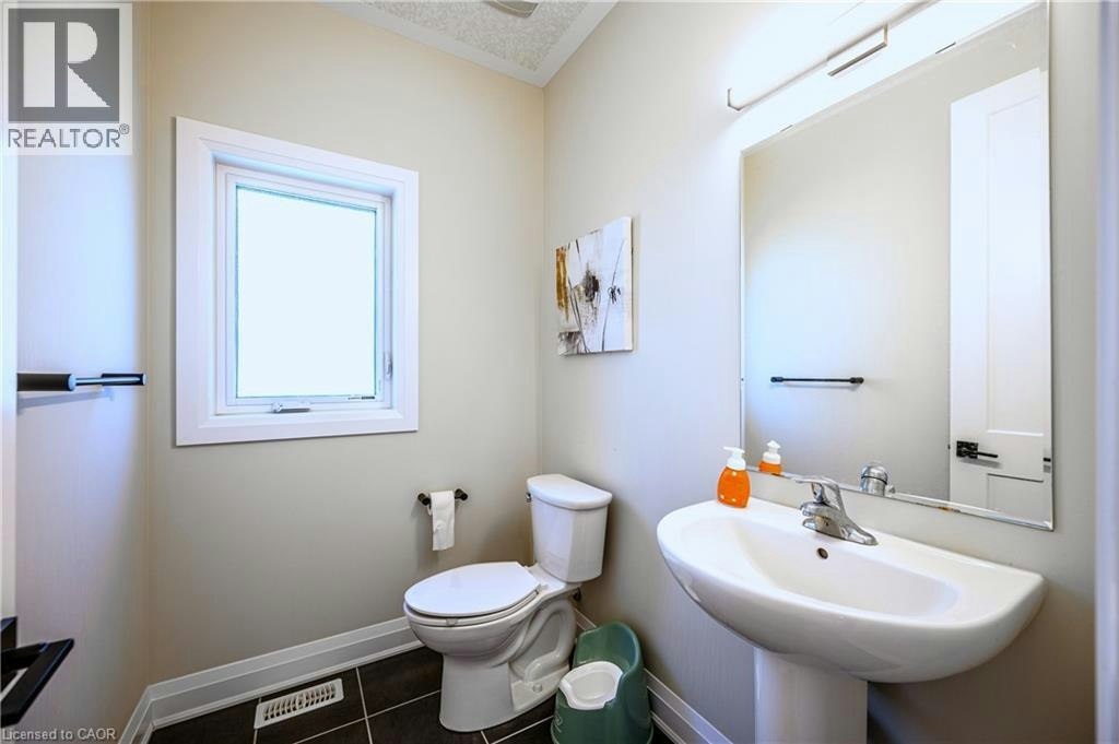 Upper-30 Falconridge Drive, Kitchener, ON, N2K 0G1 - 5