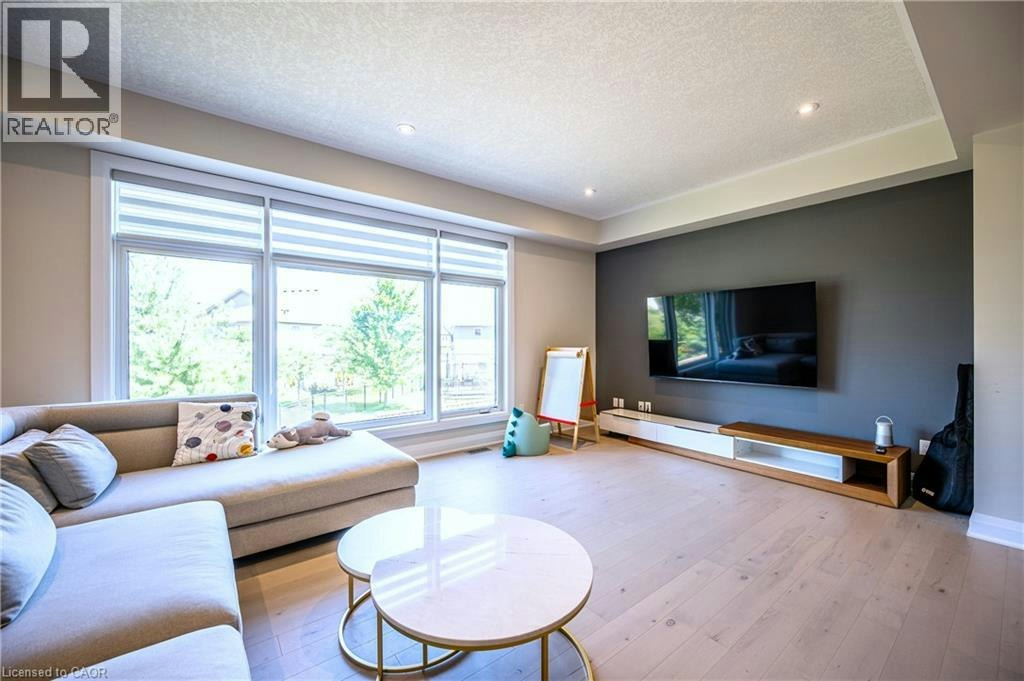 Upper-30 Falconridge Drive, Kitchener, ON, N2K 0G1 - 17