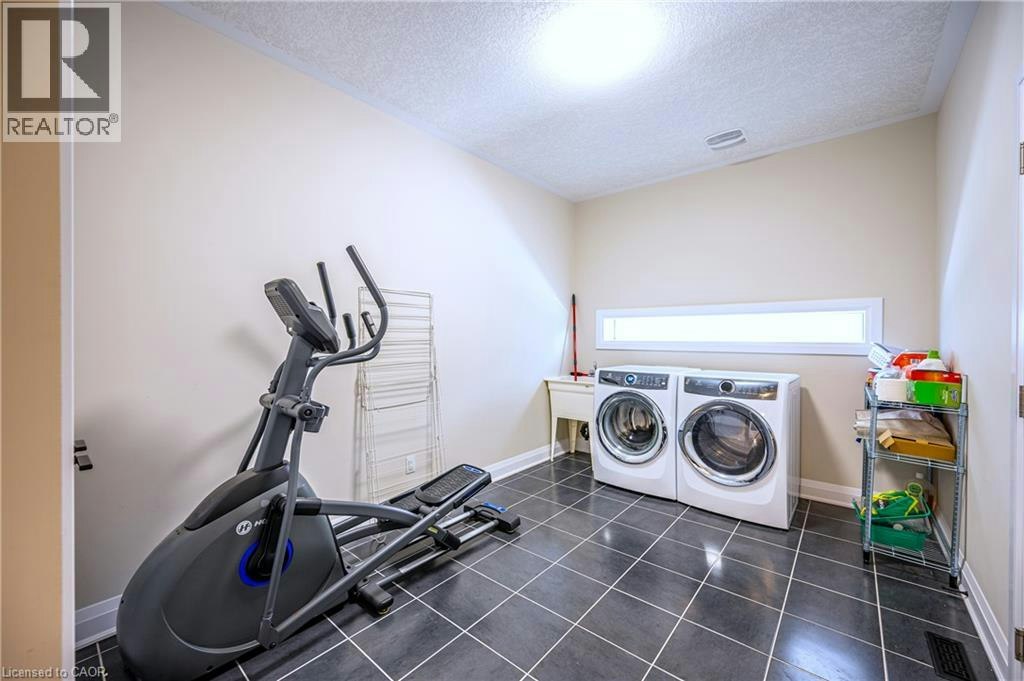 Upper-30 Falconridge Drive, Kitchener, ON, N2K 0G1 - 7